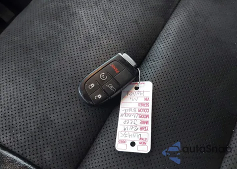 2019 Jeep Grand Cherokee Altitude 4X2 z USA, uszkodzony, nr VIN 1C4RJEAGXKC805549